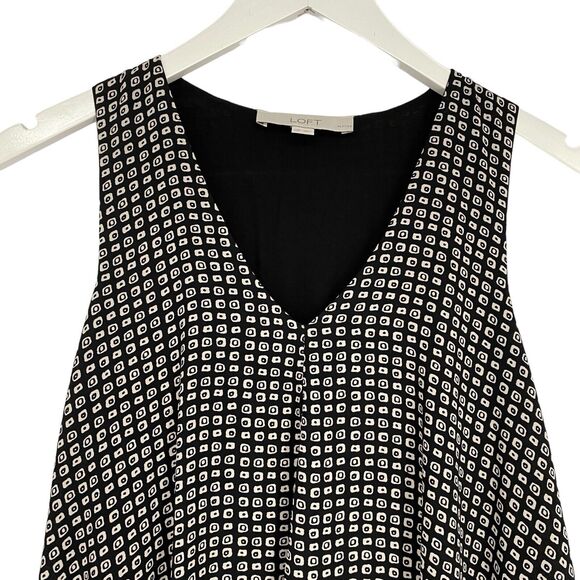 Loft Women's Black White Flowy Swing Split Back Tank Top Blouse Petite XXS - Picture 9 of 9